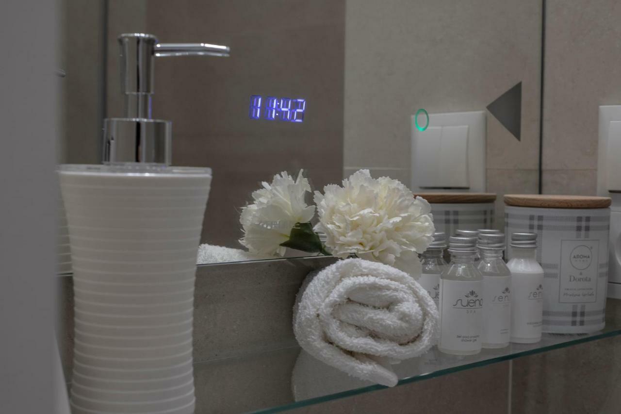 Wlr Apartments - Hoza I Warsaw Luaran gambar